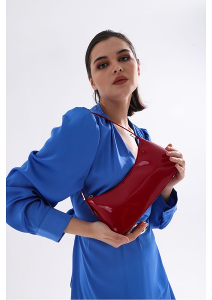 Kırmızı Rugan Suni Deri Omuz Çantası, Şık ve Hafif Tasarım fırsatları