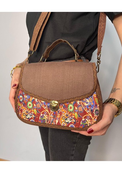 Etnik Tarz Kilim Desenli Omuz Askılı Çok Cebli Fermuarlı Çanta