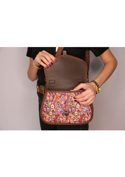 Etnik Tarz Kilim Desenli Omuz Askılı Çok Cebli Fermuarlı Çanta fırsatları