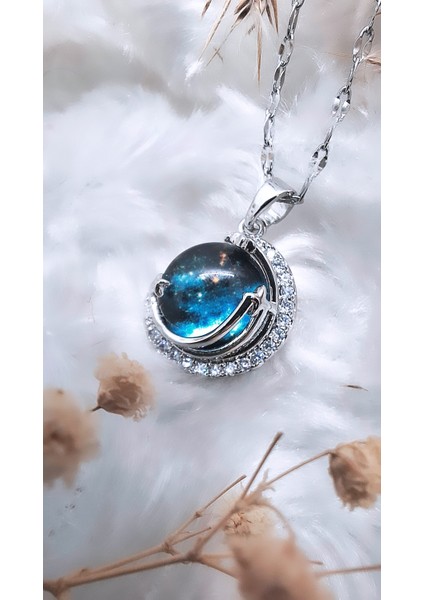 Mavi Gökyüzü Figürlü Çelik Kolye