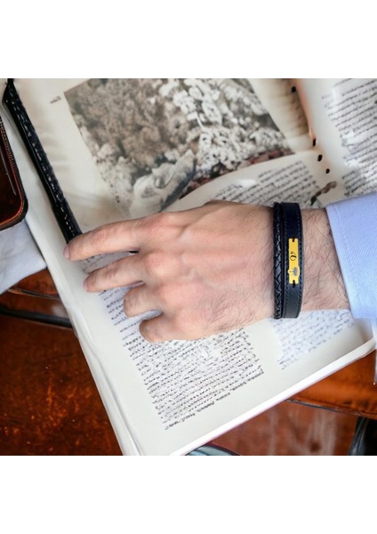 14 Ayar Altın Plakalı V Harfine Özel Taç Motifli Hakiki Siyah Derili Hediye BILEKLIK-574HARF fiyatları