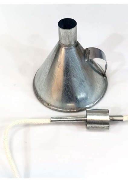 El Yapımı Nostaljik Gri Kandil, Eski Zamanların Zarif Işık Kaynağı