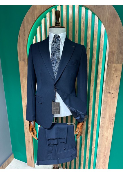 Erkek Lacivert Regular Fit Sivri Yaka Takım Elbise 2959-02