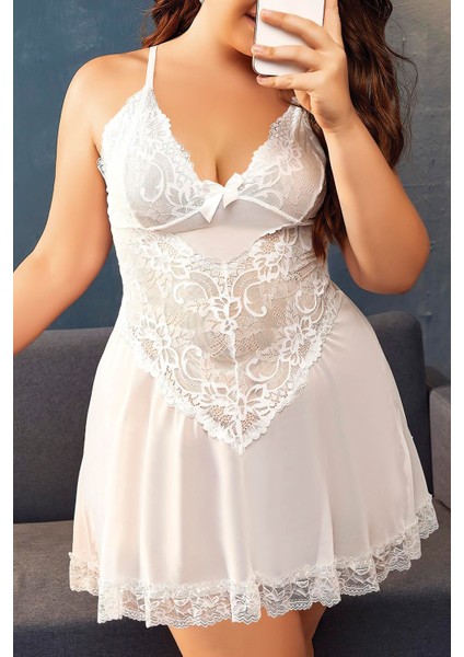 Büyük Beden Beyaz Dantel Işlemeli Ince Askılı Gecelik