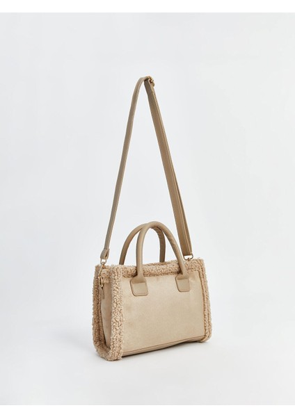Ekru Kadın Omuz Çantası, Kürk Detaylı Şık ve Zarif Tasarım