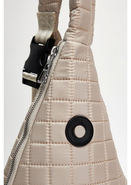 Şık ve Rahat Bej El Çantası, Günlük Kullanıma Uygun Tasarım modelleri