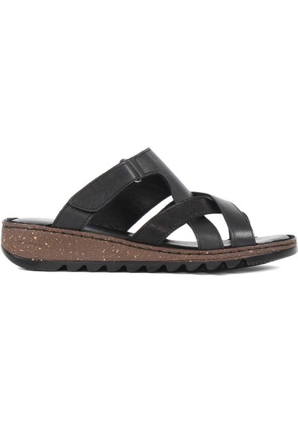 Kadın Siyah Cırtlı Deri Terlik