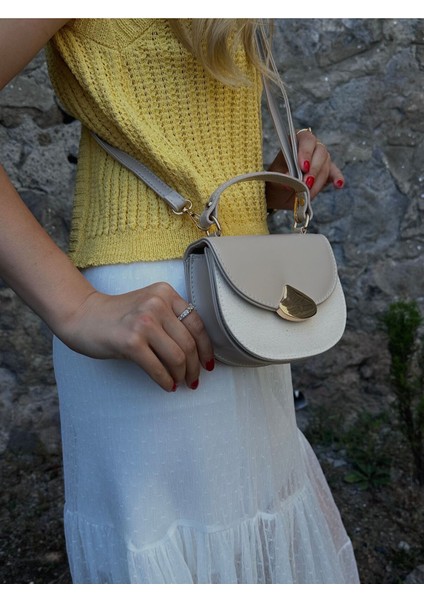 Şık Bej El ve Omuz Çantası, Keten ve Deri Detaylı, Zarif Tasarım