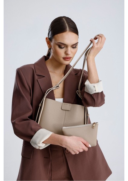 Kadın Renkli Suni Deri Mıknatıs Kapamalı Makyaj Çantası Omuz Çantası