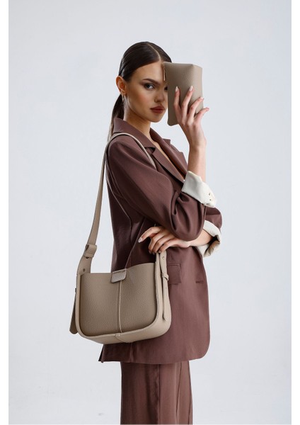 Kadın Renkli Suni Deri Mıknatıs Kapamalı Makyaj Çantası Omuz Çantası