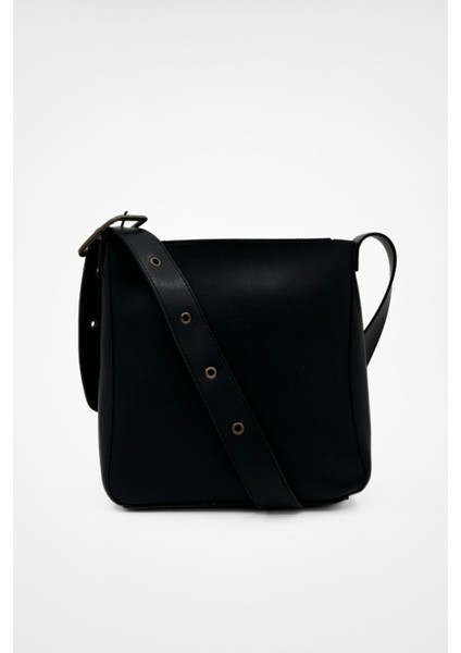 Şık Siyah Omuz Çantası, Detaylı ve Modern Tasarım fiyatları