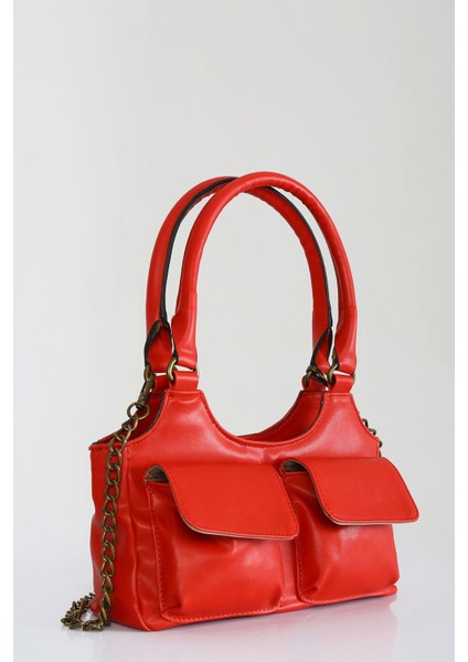 Kırmızı Cepli Omuz Çantası, Şık ve Kullanışlı Günlük Aksesuar.