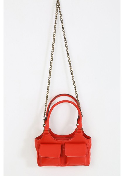 Kırmızı Cepli Omuz Çantası, Şık ve Kullanışlı Günlük Aksesuar. modelleri