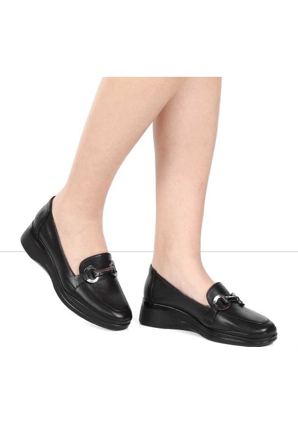 Kadın Siyah Dolgu Topuklu Deri Ayakkabı fiyatları