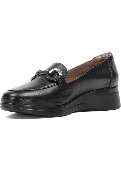 Kadın Siyah Dolgu Topuklu Deri Ayakkabı fırsatları