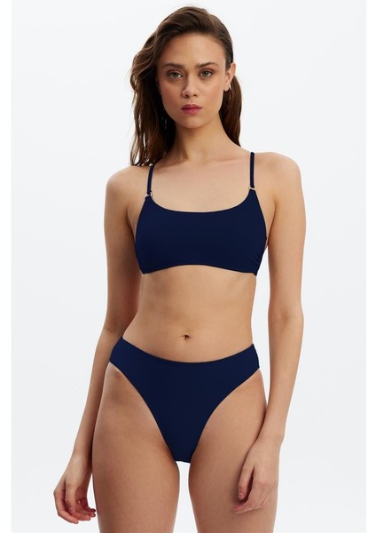MM8507 Ince Kenarlı Bikini Altı