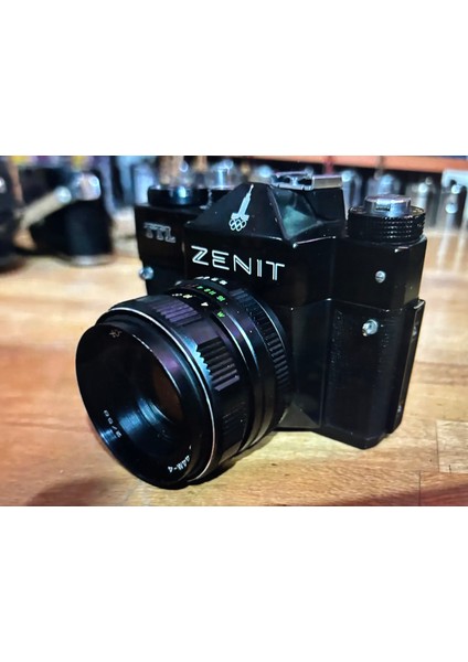 Zenit Ttl Filmli Fotoğraf Makinesi - Sorunsuz Çalışır Durumda - Orijinal Kılıfında