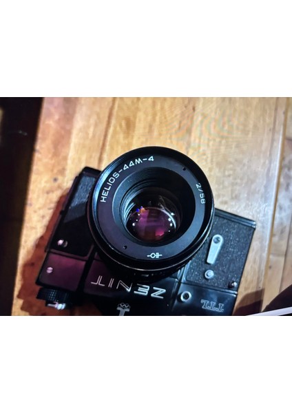 Zenit Ttl Filmli Fotoğraf Makinesi - Sorunsuz Çalışır Durumda - Orijinal Kılıfında