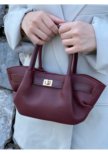Büzgülü ve Kilit Detaylı, Ayarlanabilir Askılı Bordo Kadın Çanta fiyatları