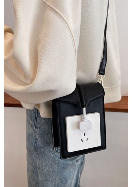 Şık Siyah Soketli Tasarım Çanta, Şıklık ve Fonksiyon Bir Arada modelleri