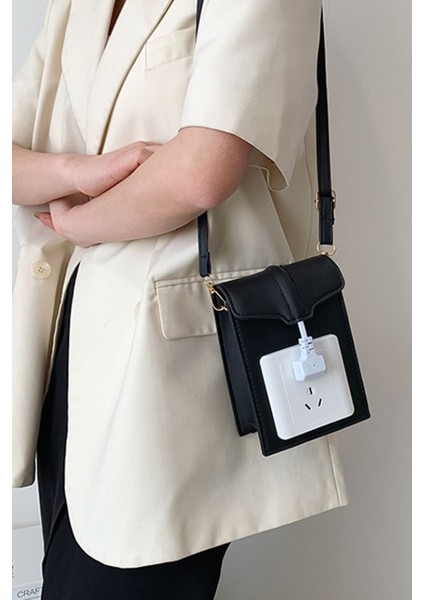 Şık Siyah Soketli Tasarım Çanta, Şıklık ve Fonksiyon Bir Arada