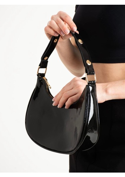Şık Kadın Parlak Derili Baget Omuz Çantası, Siyah Renk.