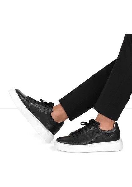 Erkek Siyah Bağcıklı Kalın Tabanlı Deri Sneaker fiyatları