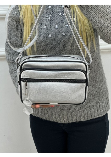 Gri Orta Boy Ayarlanabilir Çapraz Askılı Kadın Omuz Çantası