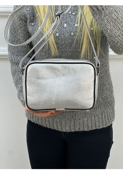 Gri Orta Boy Ayarlanabilir Çapraz Askılı Kadın Omuz Çantası modelleri