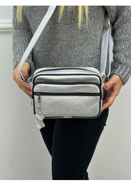 Gri Orta Boy Ayarlanabilir Çapraz Askılı Kadın Omuz Çantası indirimleri