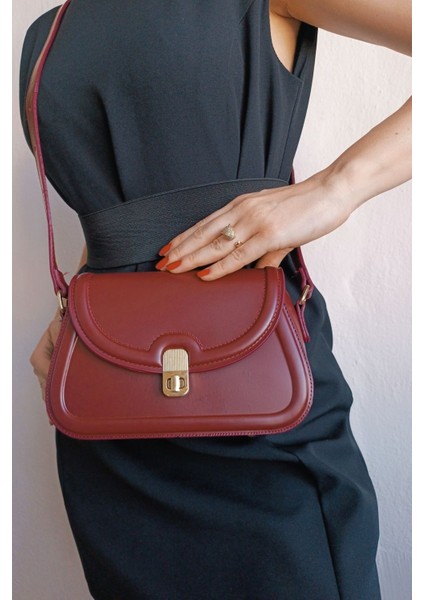 Kadın Çapraz Çanta, Kabartma Dokulu, Bordo, Şık ve Hafif Tasarım modelleri