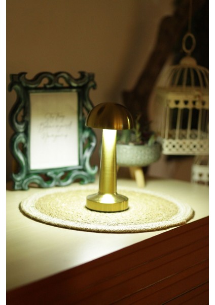 Altın Renkli Metal Mantar Masa Lambası, Kablosuz, Led, 3 Renk Seçeneği, Şık ve Kullanışlı. fırsatları