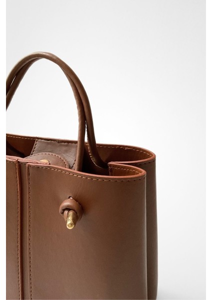 Şık Kahverengi Omuz Çantası, Günlük ve Kombinlere Uygun Tasarım modelleri