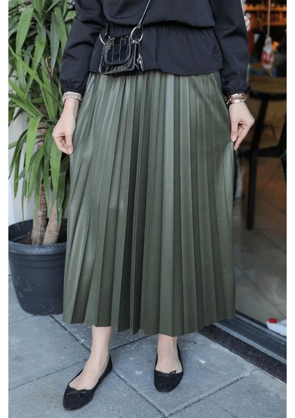 Zarif Ve Modern Pileli Parlak Krep Gizli Lastikli Haki Etek ( Lisinya ) modelleri