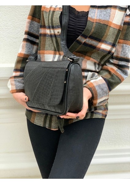 Taş Baskılı Orta Boy Kadın Çapraz Çanta, Hakiki Deri, 25X21X7 cm fiyatları