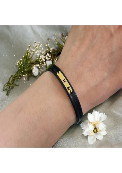 14 Ayar Altın Plakalı H Harfine Özel Kelebek Motifli Siyah Derili Hediye BILEKLIK-578HARF fiyatları