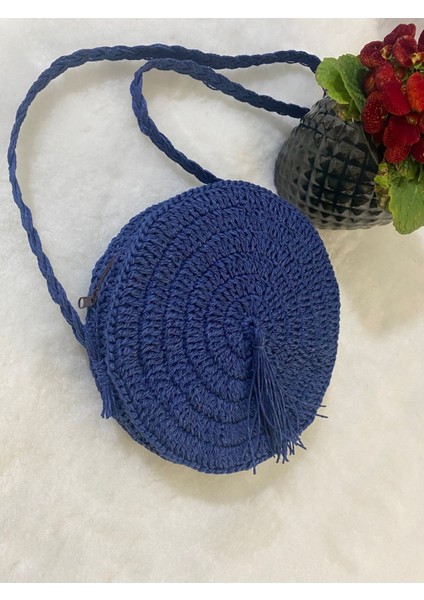 Şık ve Doğal Görünümlü Lacivert Hasır El Çantası, Günlük Kullanıma Uygun. fiyatları