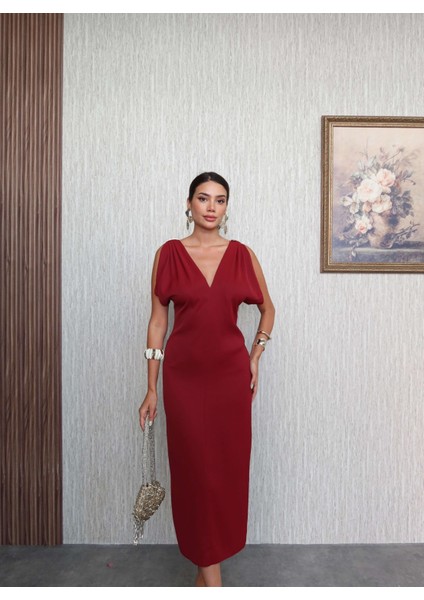 V Yaka Omuz Toka Detaylı Midi Elbise fiyatları