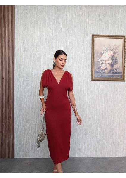 V Yaka Omuz Toka Detaylı Midi Elbise fırsatları