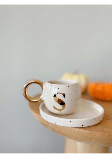 24K Altın Yaldızlı Double Türk Kahvesi Fincanı Ş Harfi, Şık ve Zarif Tasarım