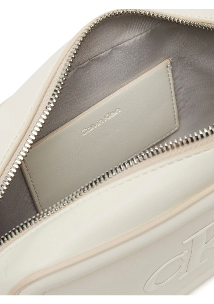 Kadın Bold Ck Logolu Beyaz Kamera Çanta LV04F3220G-FUP fırsatları