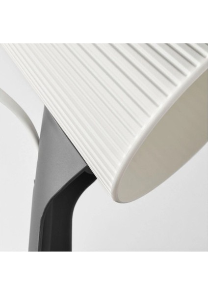 Gri Çalışma Masası Lambası, Şık ve Fonksiyonel Aydınlatma, Modern Tasarım