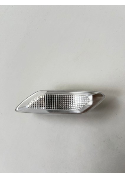 Renault Taliant Çamurluk Sinyali Sağ 261612750R