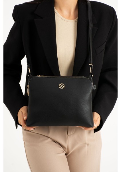 Siyah Kadın Suni Deri Çapraz Askılı 4 Bölmeli ve Metal Fermuarlı Omuz Çantası