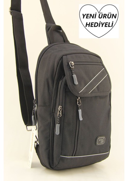 Gri ve Siyah Çizgili Küçük Çapraz Sırt Çantası, Su Geçirmez ve Çok Kullanışlı