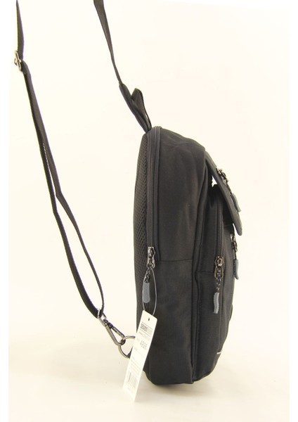 Gri ve Siyah Çizgili Küçük Çapraz Sırt Çantası, Su Geçirmez ve Çok Kullanışlı fırsatları