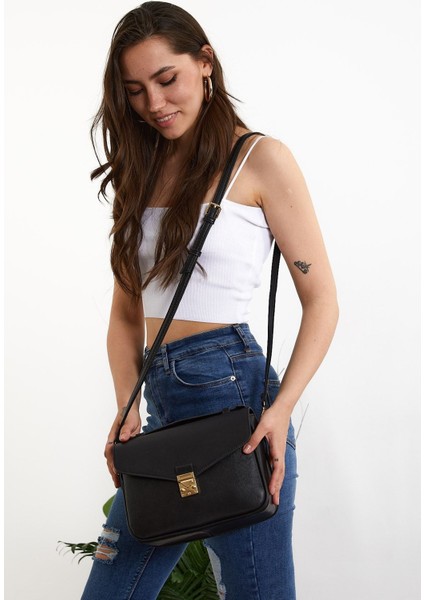 Kilitli Siyah Şık Çanta, Zarif ve Güvenli Tasarım fiyatları