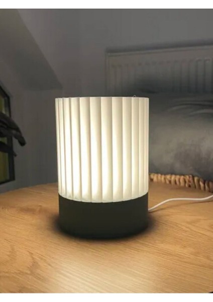 Şık 3D Baskı Masa ve Gece Lambası, Siyah Renk, Modern ve Çekici Tasarım