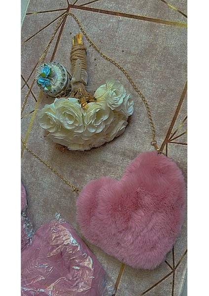 Pembe Kalpli Peluş Çanta, Özel Günler Için Şık ve Sevimli Hediye Seçeneği