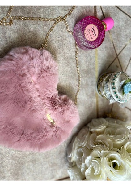 Pembe Kalpli Peluş Çanta, Özel Günler Için Şık ve Sevimli Hediye Seçeneği